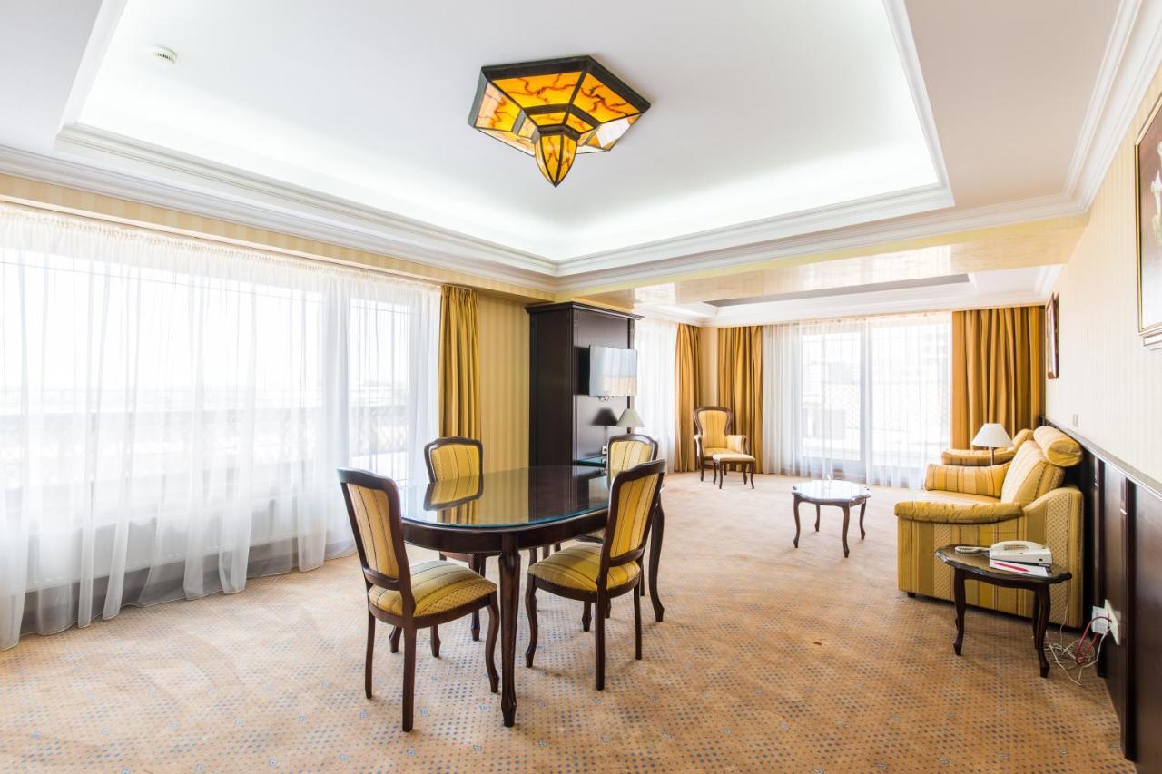 Ramada Hotel & Suites By Wyndham Bucharest North Kültér fotó
