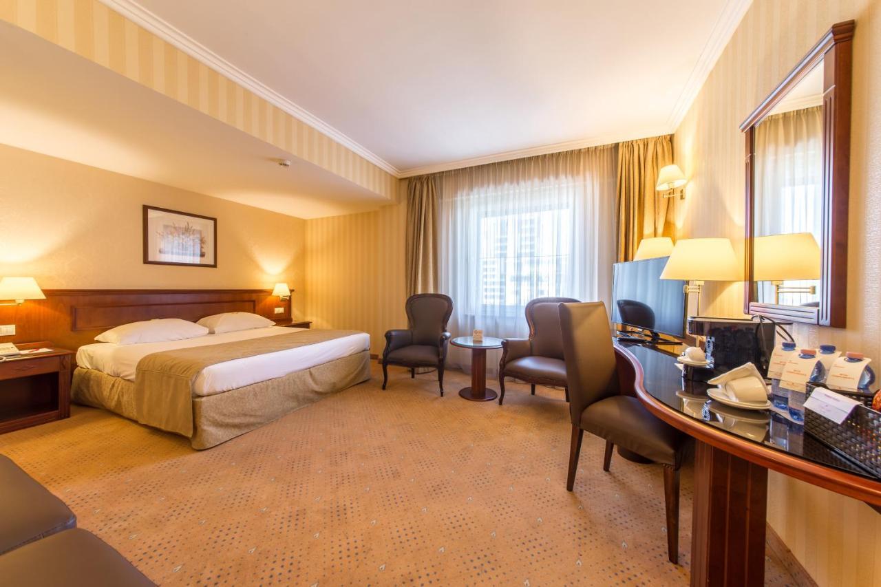 Ramada Hotel & Suites By Wyndham Bucharest North Kültér fotó