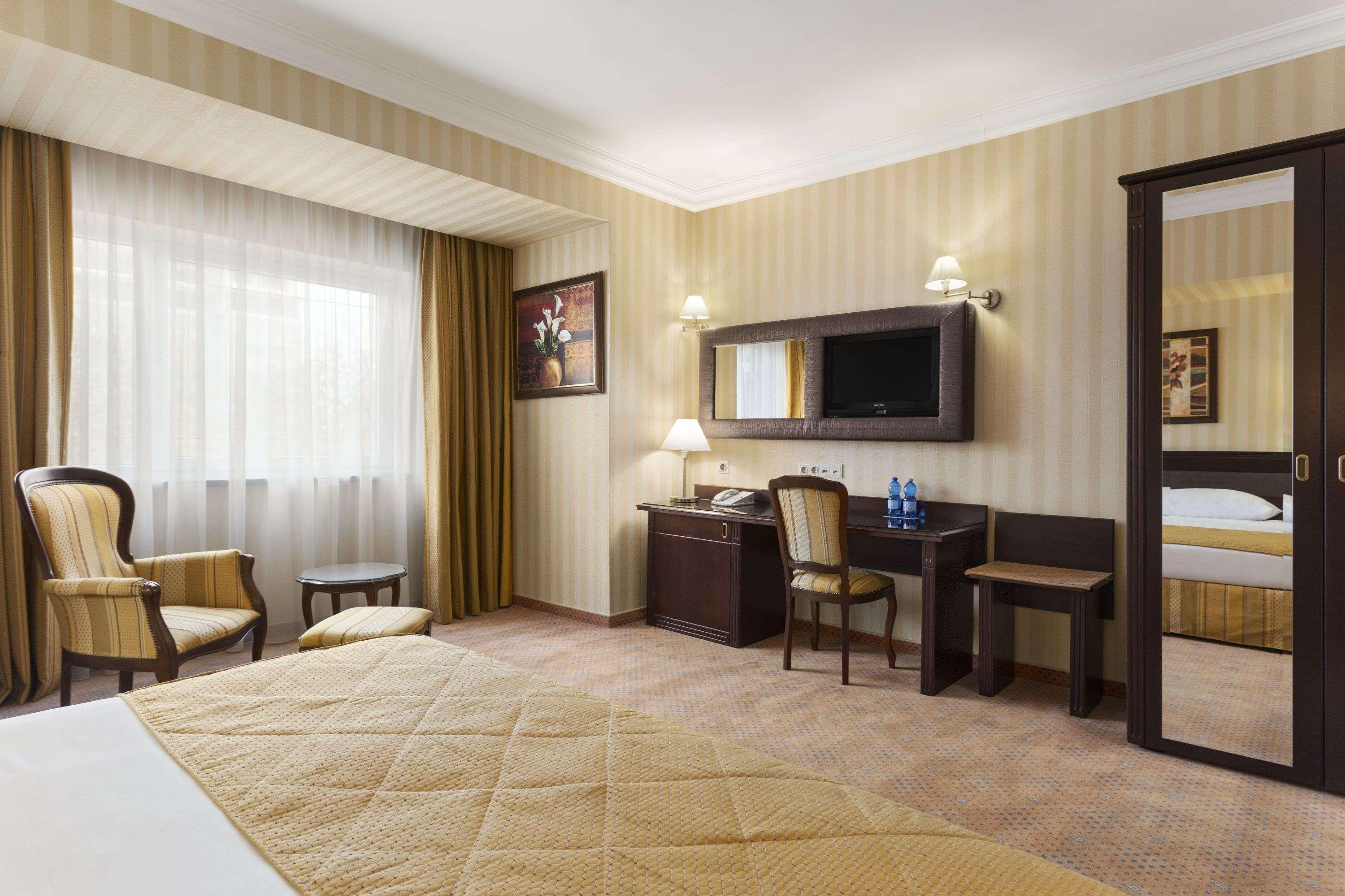 Ramada Hotel & Suites By Wyndham Bucharest North Kültér fotó