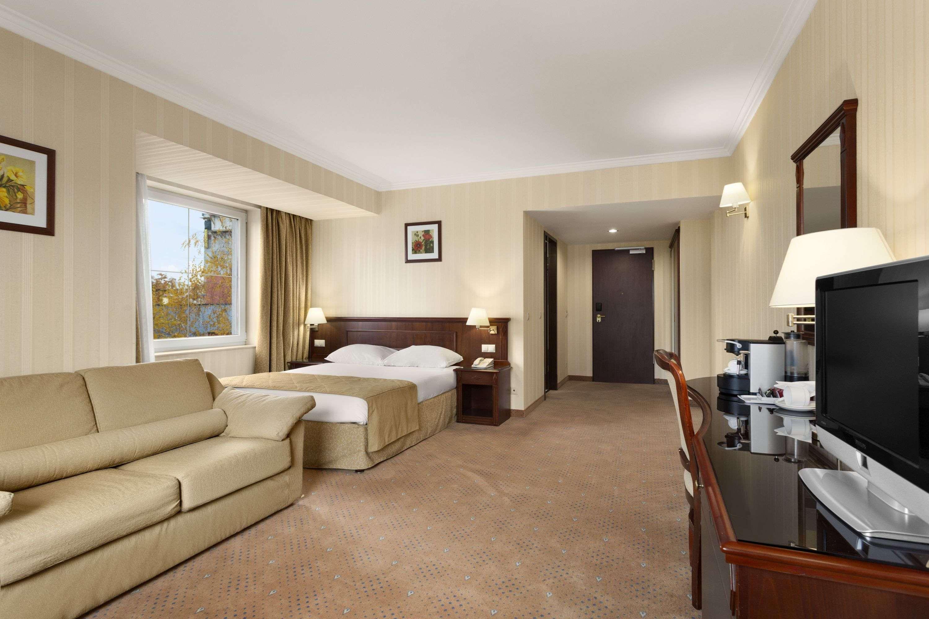 Ramada Hotel & Suites By Wyndham Bucharest North Kültér fotó