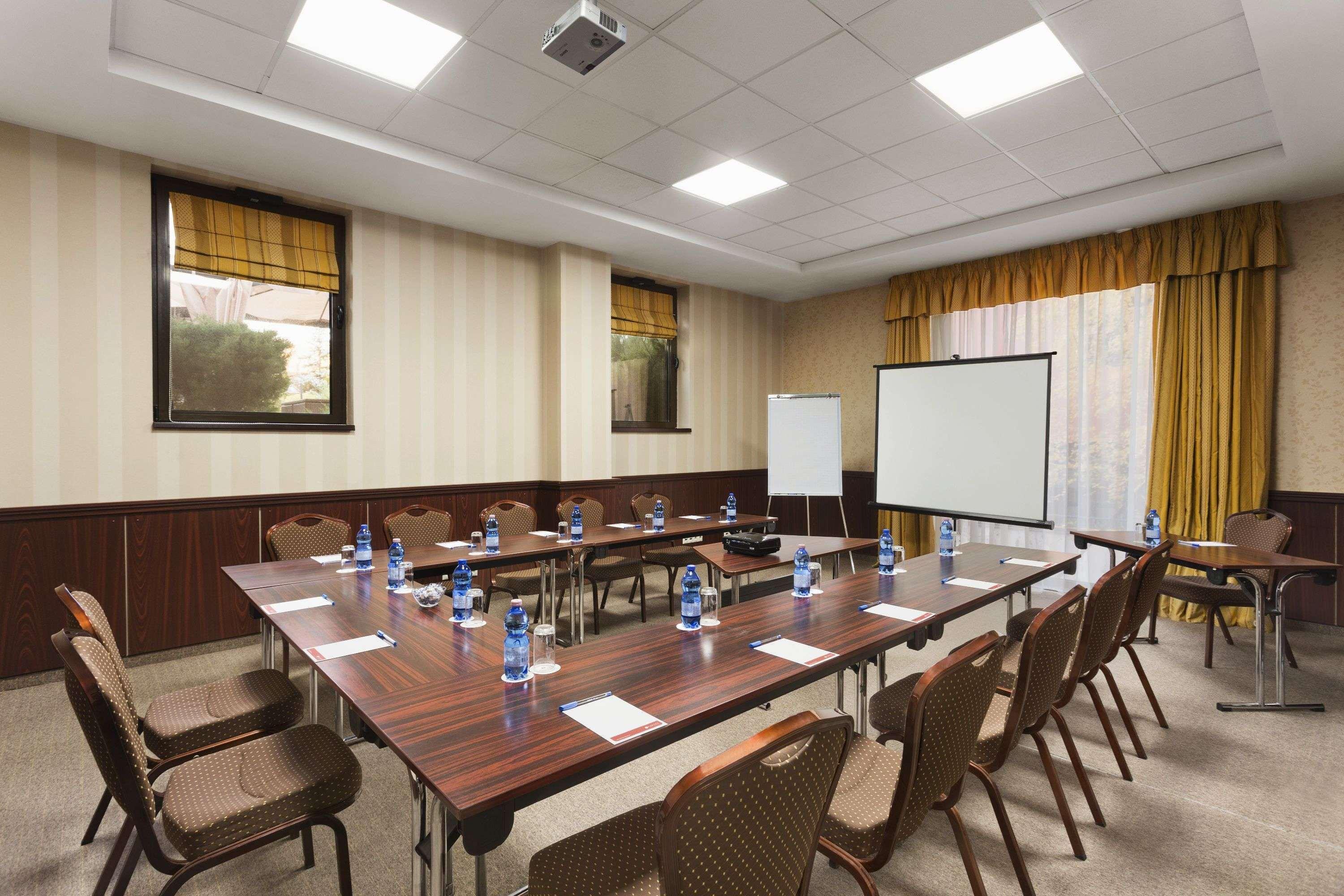 Ramada Hotel & Suites By Wyndham Bucharest North Kültér fotó
