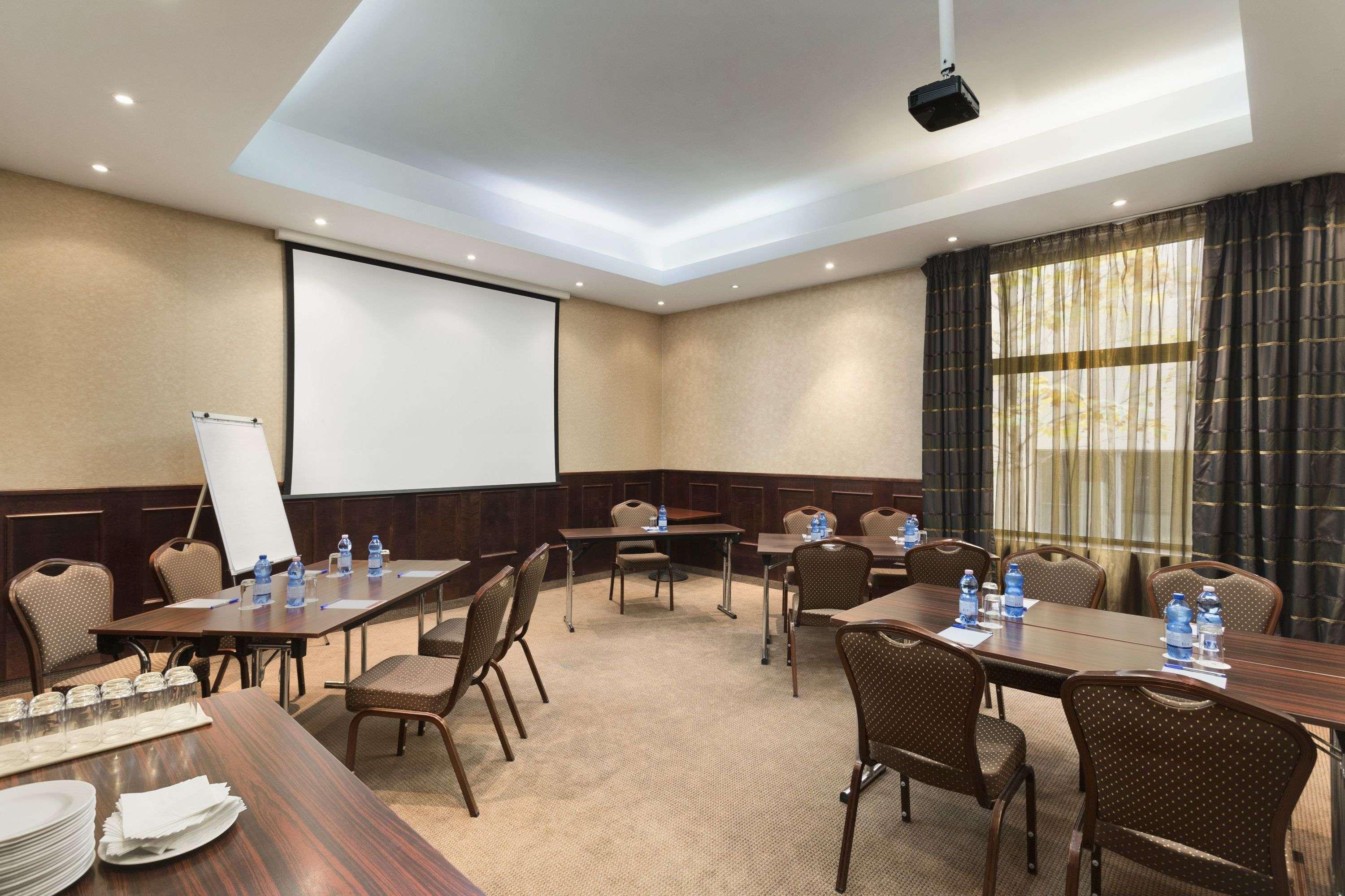 Ramada Hotel & Suites By Wyndham Bucharest North Kültér fotó