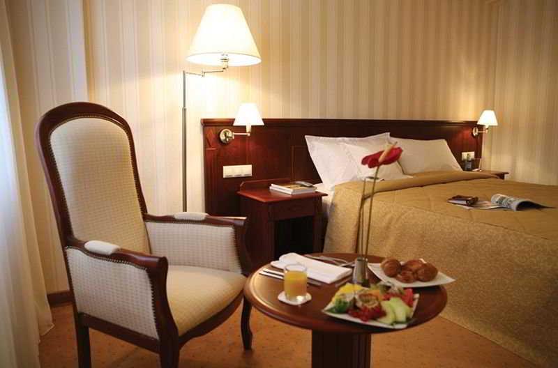 Ramada Hotel & Suites By Wyndham Bucharest North Kültér fotó