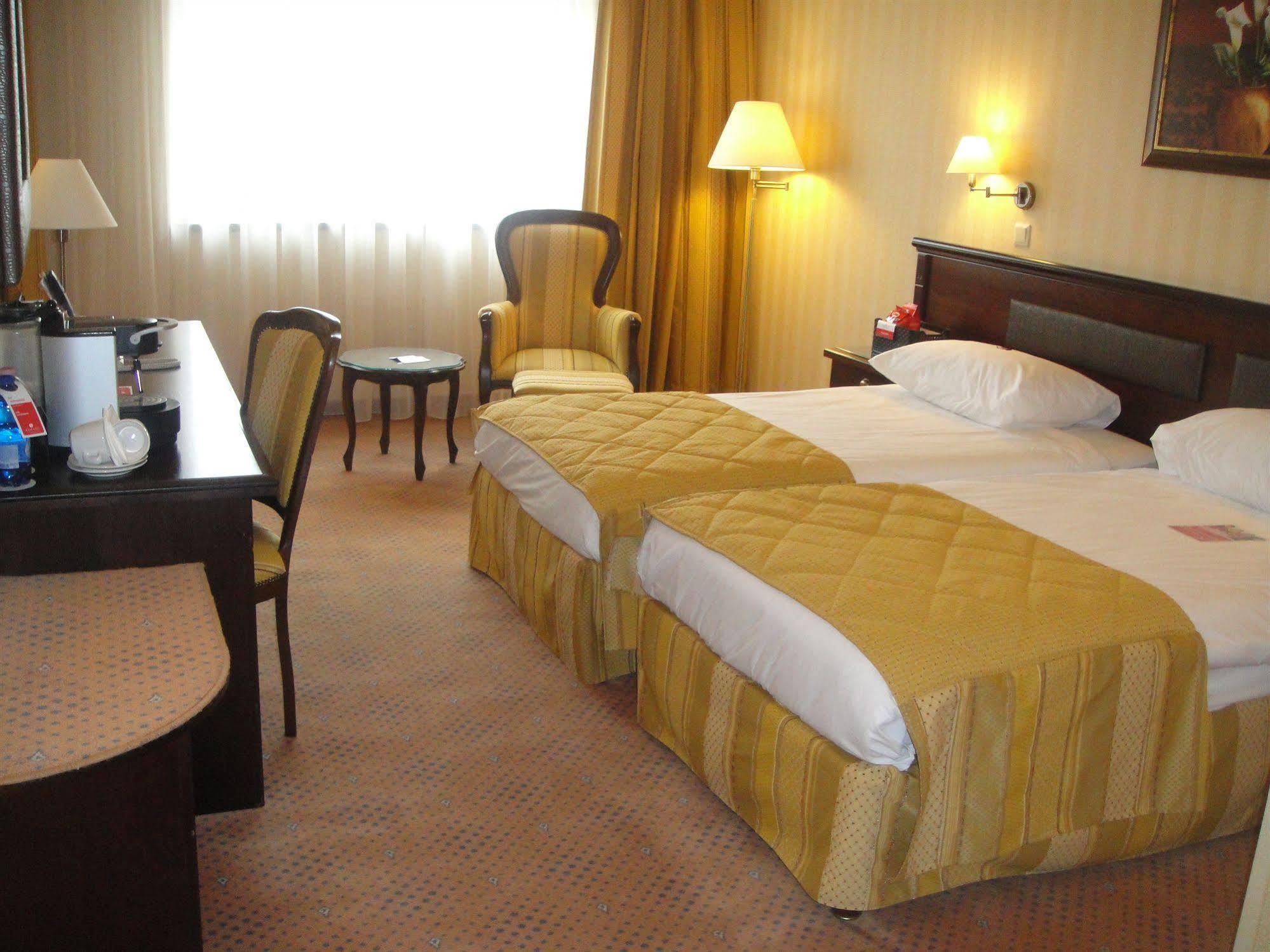 Ramada Hotel & Suites By Wyndham Bucharest North Kültér fotó