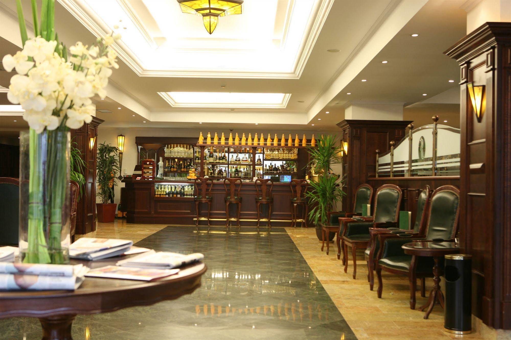 Ramada Hotel & Suites By Wyndham Bucharest North Kültér fotó