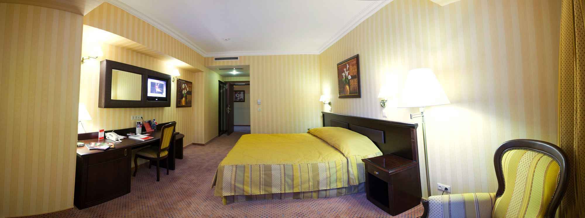 Ramada Hotel & Suites By Wyndham Bucharest North Kültér fotó